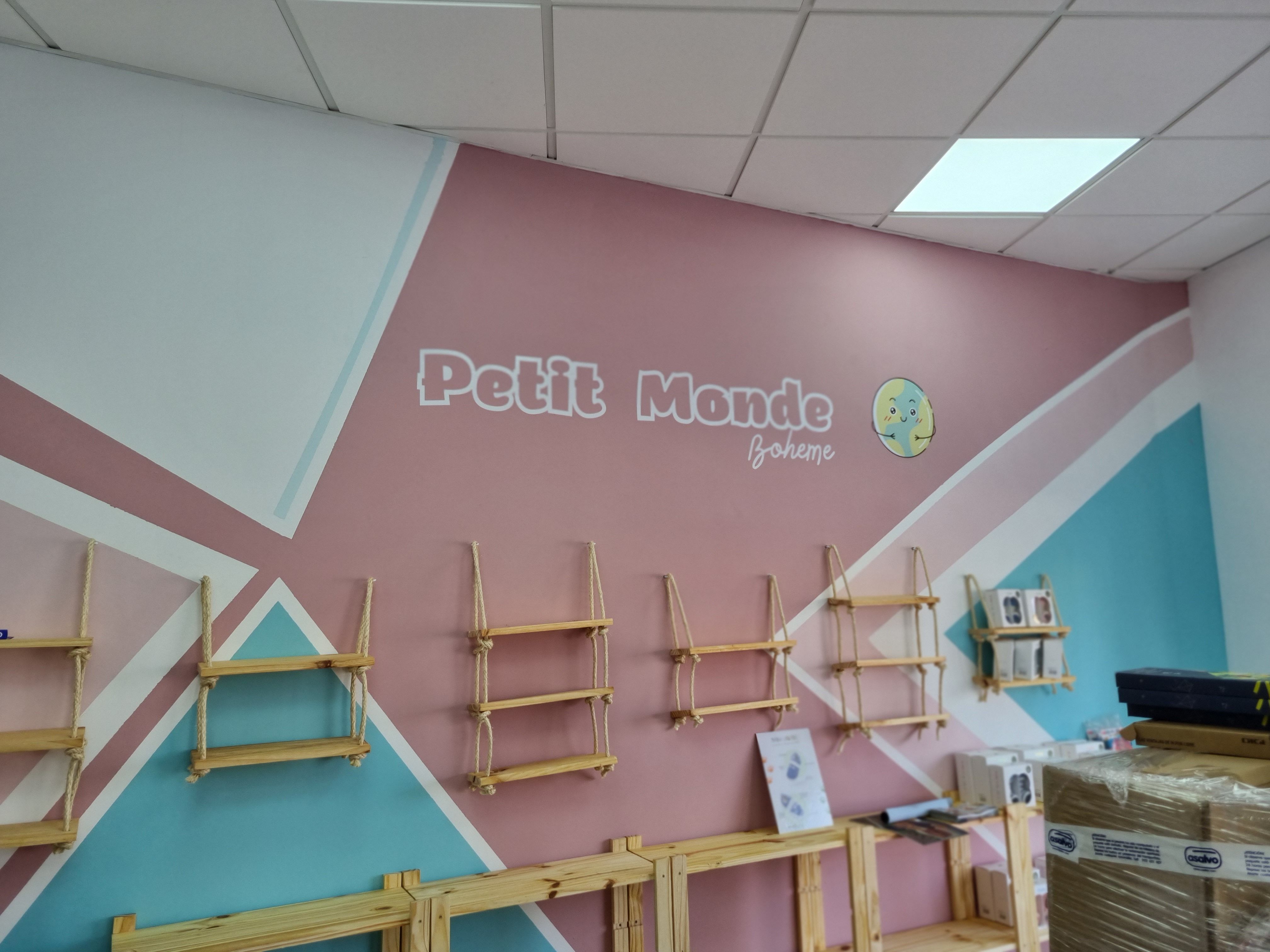 Vinilo al ácido en oficina